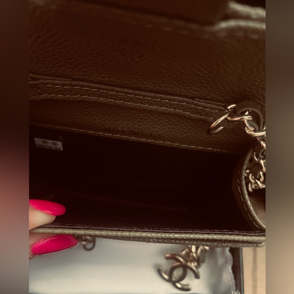 🥑 🚫SOLD🚫Chanel Mini Quilted Bag with iconic Gold braided Chain Vegan leather - Picture 5 of 5